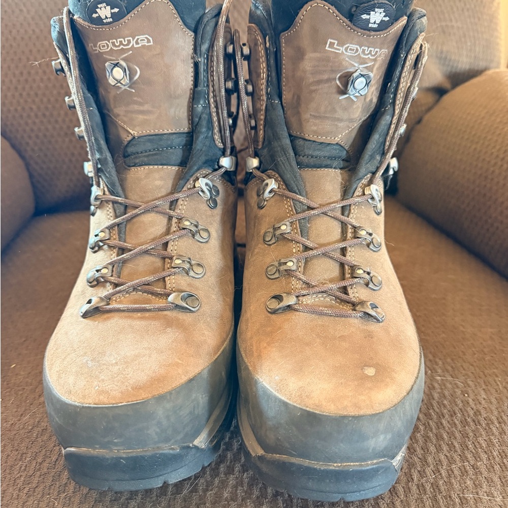 Lowa Dark Brown Outdoor Boots